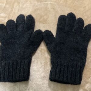 Cozy Black Lambs Wool Gloves